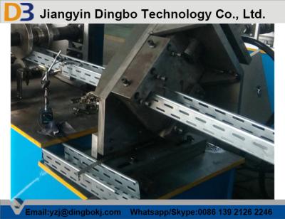 China Rollo de acero de la bandeja de cable del metal automático lleno que forma el fabricante hidráulico del corte de MachineWitn en venta