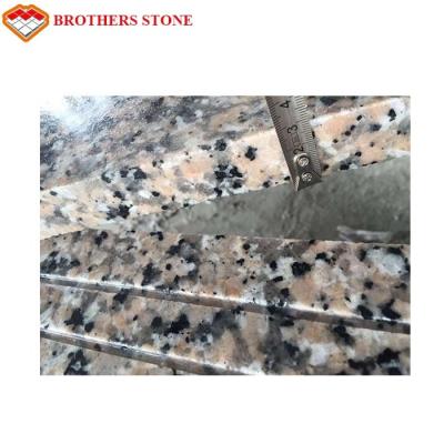 Chine La pierre rouge de granit de Xili de Chinois couvre de tuiles l'épaisseur en pierre ornementale des machines à paver 15-30mm à vendre
