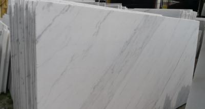 Chine marbre blanc de quartz d'or de 132.8Mpa Calacatta pour la cheminée à vendre
