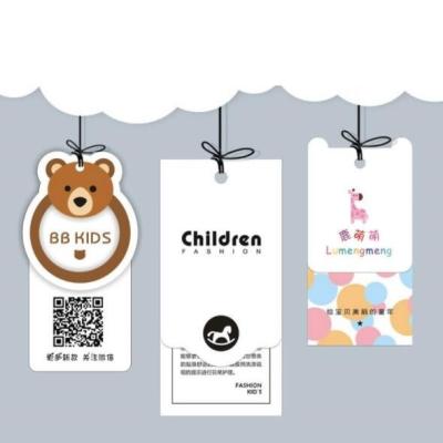 Chine L'habillement des enfants a imprimé l'impression de Hang Tags Flexo favorable à l'environnement à vendre