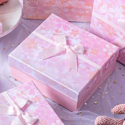 China 1.5-3mm Cardboard Luxury Packaging Gift Box pink Eco Friendly Packaging Box for sale