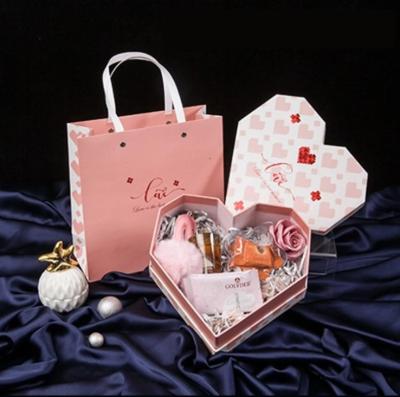 China Heart Shaped Cardboard Paper Gift Box Creative Valentine'S Day Present for sale