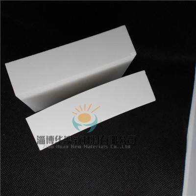 China 95% Alumina Ceramic Plate With Hardness Superior Toughness Low Wear Volume en venta