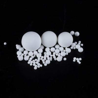 China Bolas de molienda de cerámica de aluminio de 92% con alta resistencia al desgaste en venta
