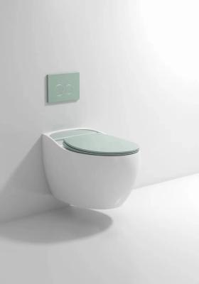 China Smooth Glazed Compact Wall Hung Toilet Gravity Flushing Auto Deodorization en venta