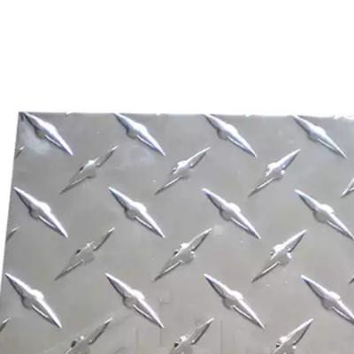 China Checkered Embossing Aluminum Plate H12 3105 5052 Diamond Sheet Alloy For Boat Lift à venda
