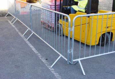 China Hot Dip Galvanized Crowd Control Barriers Bridge Feet Temporary Fence For Road for sale