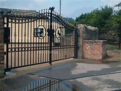 China Hot Dipped Galvanized Wrought Iron Fence Gate , Wrought Iron Security Fence for sale
