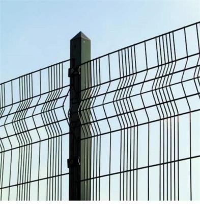 China Green Welded Metal Triangle Fence Panel PVC Coated With Triangle Bends for sale
