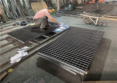 China Galvanized Press Locked Welded 0.3mm Walkway Steel Grating For Machinery Plant for sale