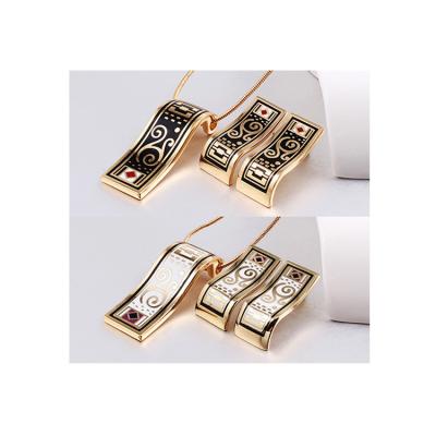 China Fashion Trendy New Fashion Bargain 18k Enamel Stainless Gold Plated Jewelry Display Set Luxury For Woman Dubai Gold Jewelry Set for sale