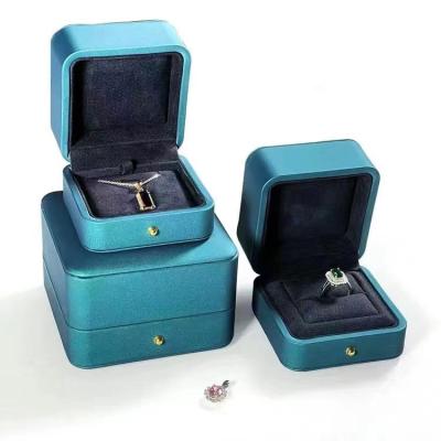 China 2022 New Fashion Environmental Friendly PU Leather Box Jewelry Customized Paper Box for sale