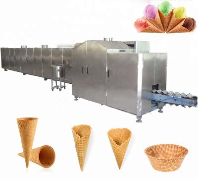 China La fábrica 5000pcs/H industrial de la comida rodó la máquina del cono del azúcar en venta