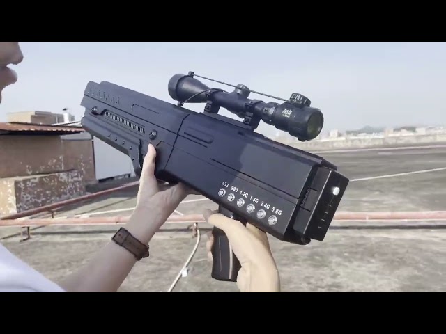 6 Bands 120w Gun Anti UAV Drone Signal Jammer , 1km Portable Drone Jammer