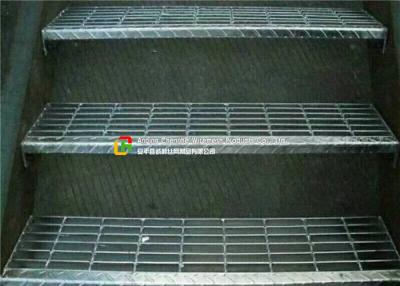 China Outdoor Metal Grate Stair Treads , Galvanized Metal Step Treads Checkered Nosing for sale