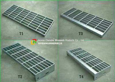China 30 X 3 Steel Stair Treads Grating Material Saving Easy Lifting Good Ventilation for sale