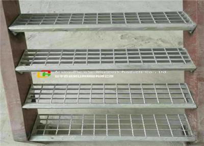 China 316 Galvanized Serrated Steel Stair Treads Grating High Strength 45 X 5mm Bar for sale