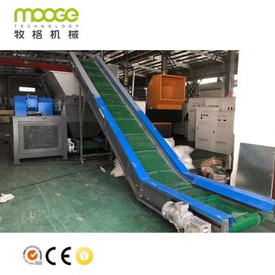 China banda transportadora de goma de 800m m para la maquinaria plástica del reciclaje de residuos de las botellas en venta