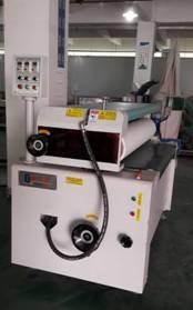 China Para máquinas de revestimento de rolos de superfície de vidro ou de madeira ou de chapa inoxidável com 220V/50Hz de potência e velocidade 0-20m/min à venda