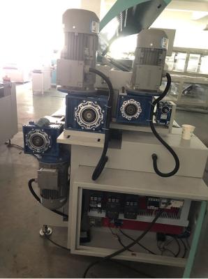 China 220V/50Hz Power Supply Conveyor Roller Manufacturing Machine 500kg Load Capacity en venta