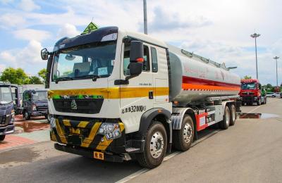China 8*4 HOWO Used Oil Tanker Truck 350 Hp Single And Half Cab 30m³ for sale