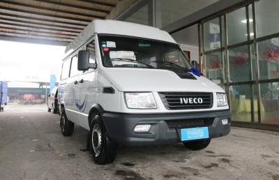 中国 イヴェコの白いブランドの使用され、新しいミニバス6は129馬力ディーゼル2013-2018年をつけます 販売のため