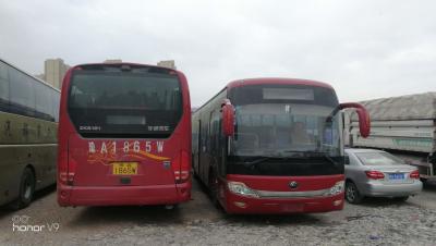 China Yutong rojo utilizó puertas diesel del aire/acondicionado dos de la ayuda del autobús ZK6121HQ3Z 68 Seat RHD del práctico de costa en venta