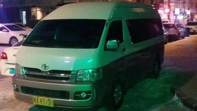 China 2014 Year 13 Seats Gasoline Toyota Hiace Used Mini Bus With High Roof Automatic Transmission for sale