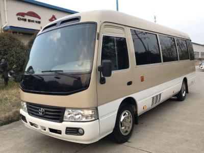 China O ônibus de segunda mão da gasolina do ônibus 3TR da pousa-copos de Toyota usou o uso do ano de Mini Buses de 23 assentos em 2013 à venda