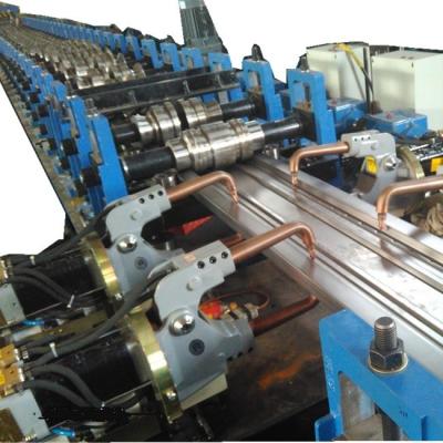 China Panels Roll Forming Machine 2.5mm Shutter Profile Machine For Truck Panel for sale