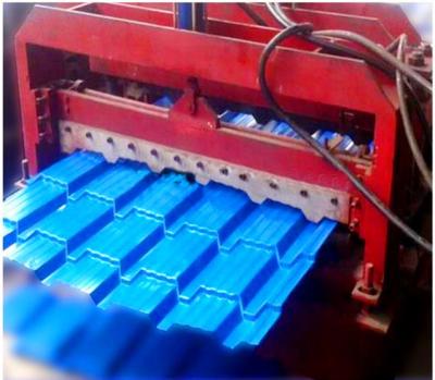China Tipo trapezoidal máquina esmaltada de la teja de la teja capacidad de cargamento de 5 T anchura de desenrollamiento de 1250 milímetros en venta