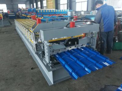 China Máquina esmaltada de la teja de la eficacia alta con el sistema hidráulico automático del corte en venta