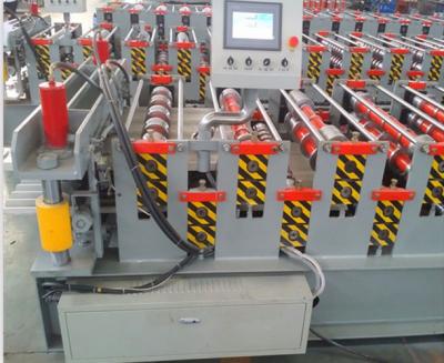 China Rolo corrugado do metal da pressão hidráulica que forma a máquina 5000 de Uncoilers quilogramas de capacidade de carga à venda