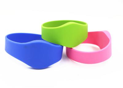 Chine La coutume a imprimé les bracelets de silicone, bracelets personnalisés de silicone pour des événements à vendre