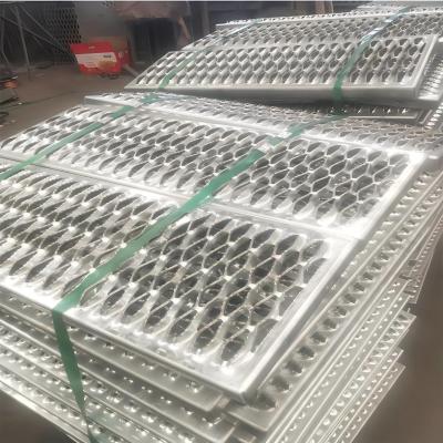 China Non-Slip Aluminum Checkered Diamond Stair Tread Grating for sale