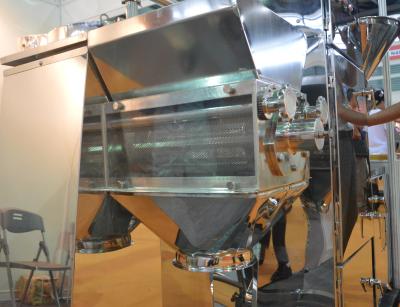China 100-300kg/h Oscillating Granulating Machine For Wet Powder Granulation for sale