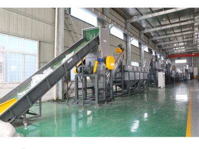 China 300KW línea que se lava de reciclaje plástica película 5000kg/H de 380V 50HZ PP PE en venta