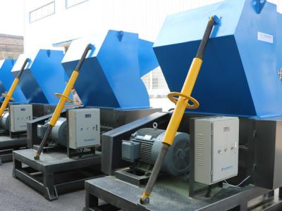 China PET PP PE PVC Waste Plastic Crusher 37KW Plastic Crushing Recycling Machine for sale
