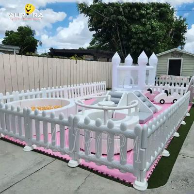 China Paquete de juegos blandos de color blanco rosa para patios de juego para bebés en venta