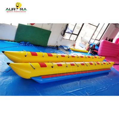 Cina 8 Persone Giocattoli d'acqua gonfiabili Sport acquatici gialli Pesci volanti Banana Barca in vendita