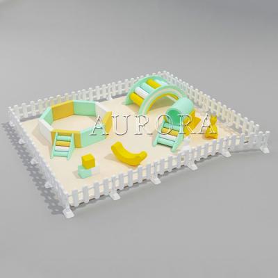 Cina Equipaggiamento di gioco morbido giallo verde con recinzione bianca in vendita