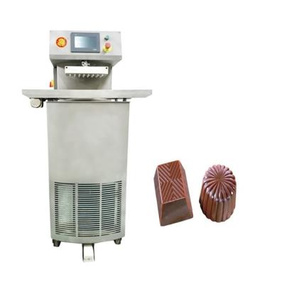 China Smooth Taste 30rpm Chocolate Melter Commercial for sale