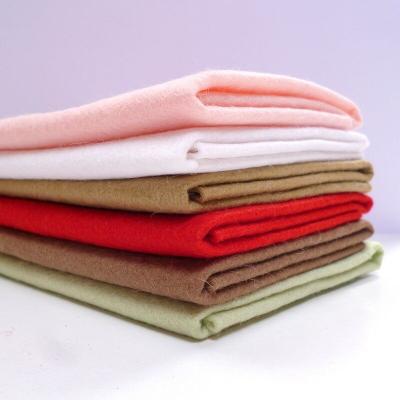 Китай Игла пробивая Nonwoven одеяло ткани для людей которым нужна помощь продается