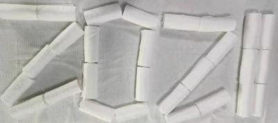 China Einfache nichtgewebte Gewebe-Rolle Spunlace für trockenes Abwischen und Feuchtpflegetuch-Hersteller zu verkaufen