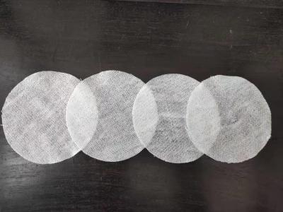 China Limpezas secas anti-bacterianas de pele sensível de 45g Mesh Spunlace Nonwoven Rolls For à venda