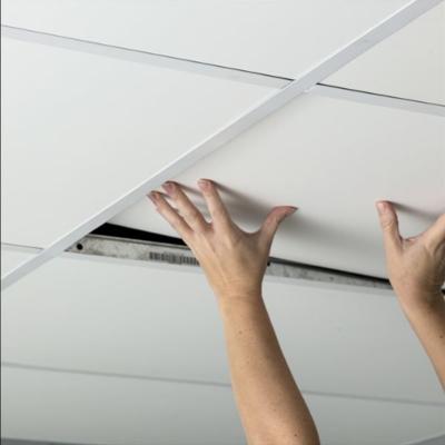 Chine Résistant d'humidité léger de panneau de plafond de gypse de PVC pour la bibliothèque d'hôtel à vendre