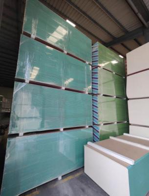 China Borde afilado cartón yeso resistente resistente al fuego de agua para la decoración del techo en venta