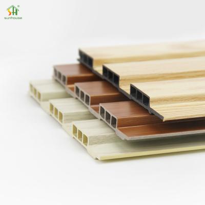 Chine Design moderne esthétique composites en bois plastique creux triple trou grille pour la décoration extérieure à vendre