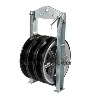 China Triple Aluminum Sheaves Cable Pulley Stringing Blocks With Rubber Lined for sale