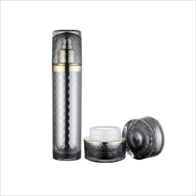 China Het Vierkant van de Lotioncontainers van luxediamond cosmetic lotion bottle small Te koop